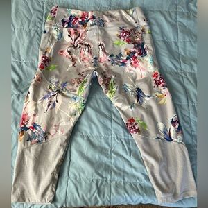 Avia XXL 7/8 leggings gray with flowers